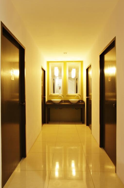 Link Corner Hostel กรุงเทพมหานคร ภายนอก รูปภาพ