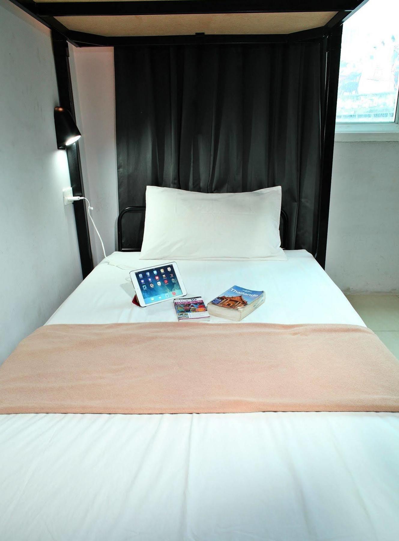 Link Corner Hostel กรุงเทพมหานคร ภายนอก รูปภาพ