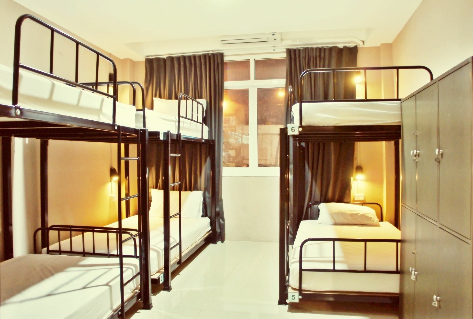 Link Corner Hostel กรุงเทพมหานคร ภายนอก รูปภาพ
